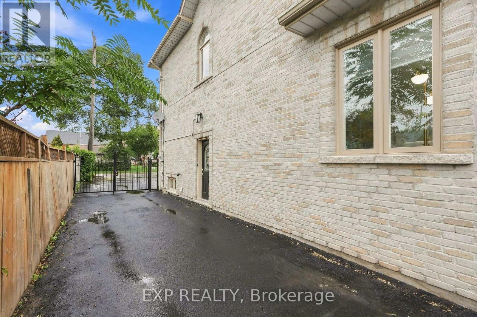 101 Cannon Road, Toronto, Ontario  M8Y 1S2 - Photo 50 - W13839108