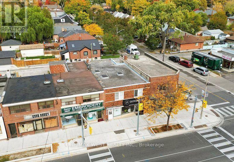 708 THE QUEENSWAY, Toronto, Ontario