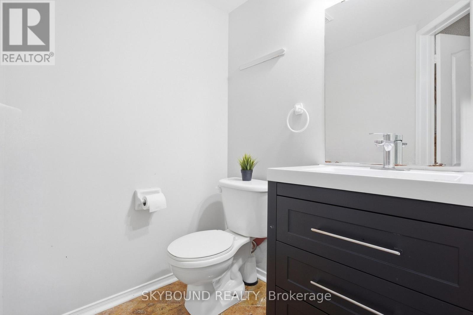 7419 Magistrate Terrace, Mississauga, Ontario  L5W 1K9 - Photo 14 - W13839168