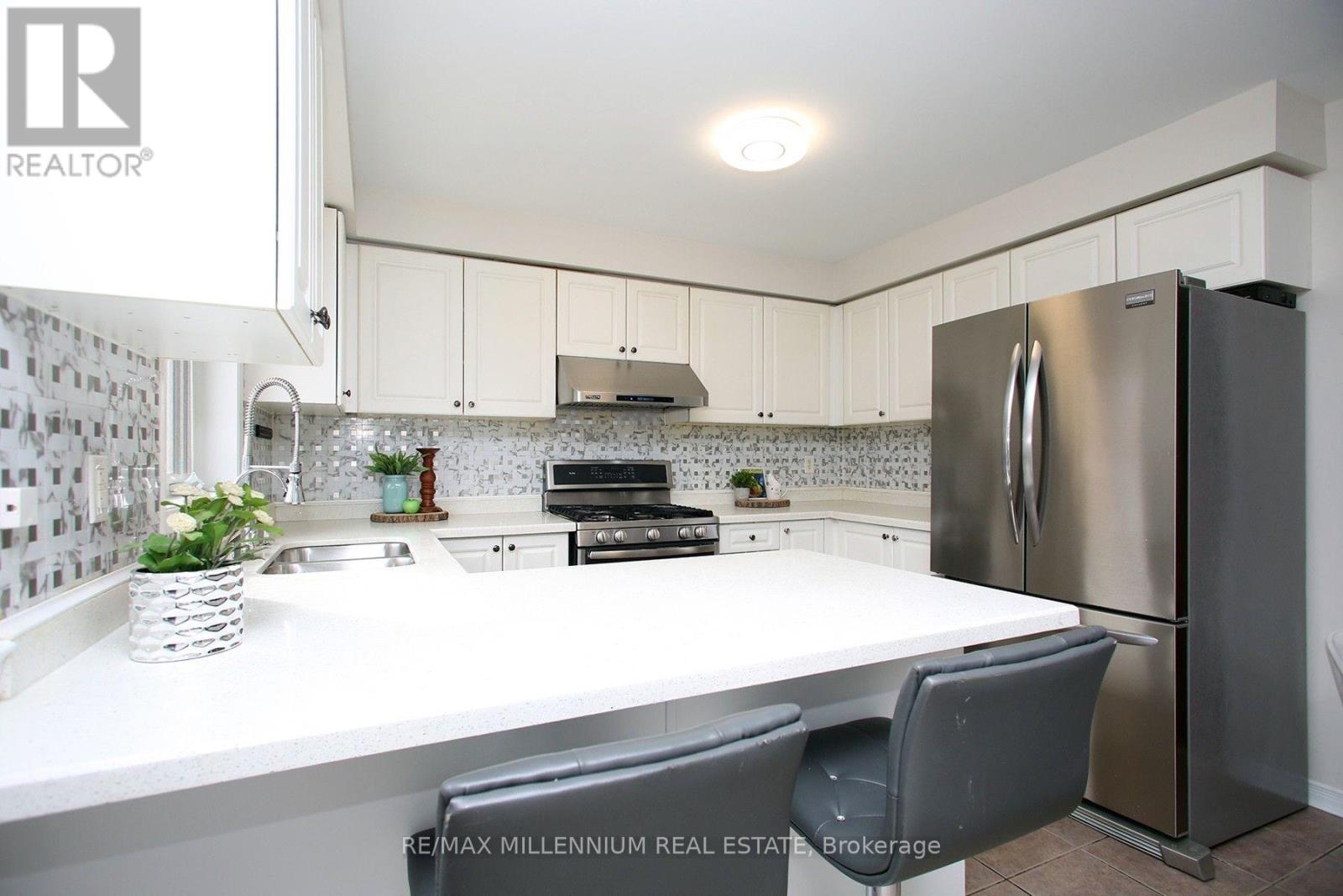 19 Tanasi Road, Brampton, Ontario  L6X 0K3 - Photo 7 - W13839184