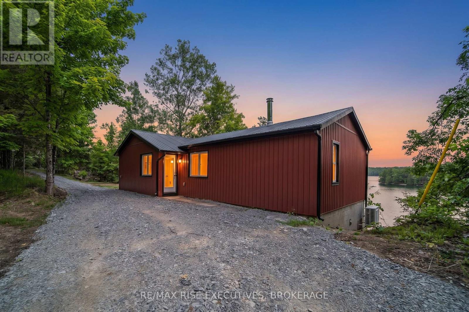 1040 BUCKHORN LANE, Frontenac, Ontario