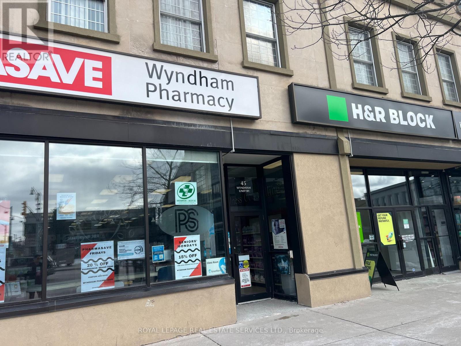 202 - 51 WYNDHAM STREET N