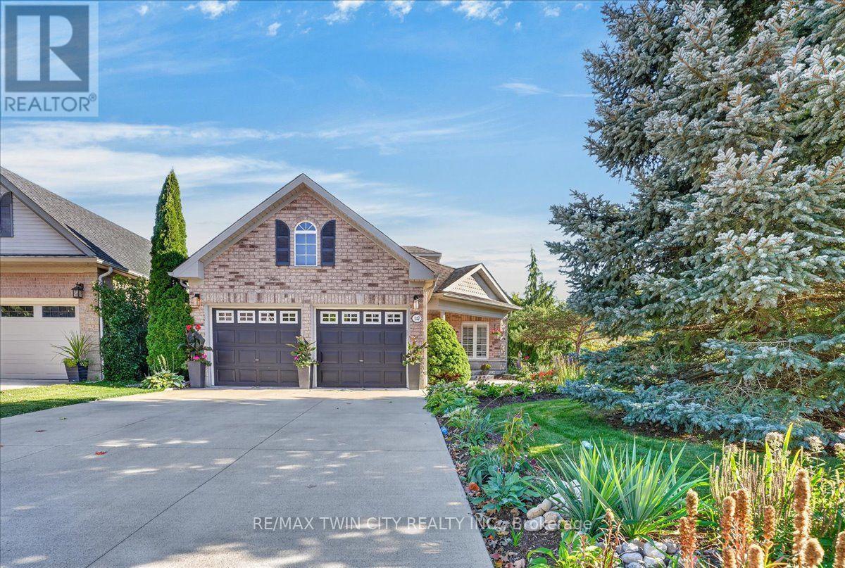 147 Reiber Court, Waterloo, Ontario  N2L 6N2 - Photo 1 - X13838956