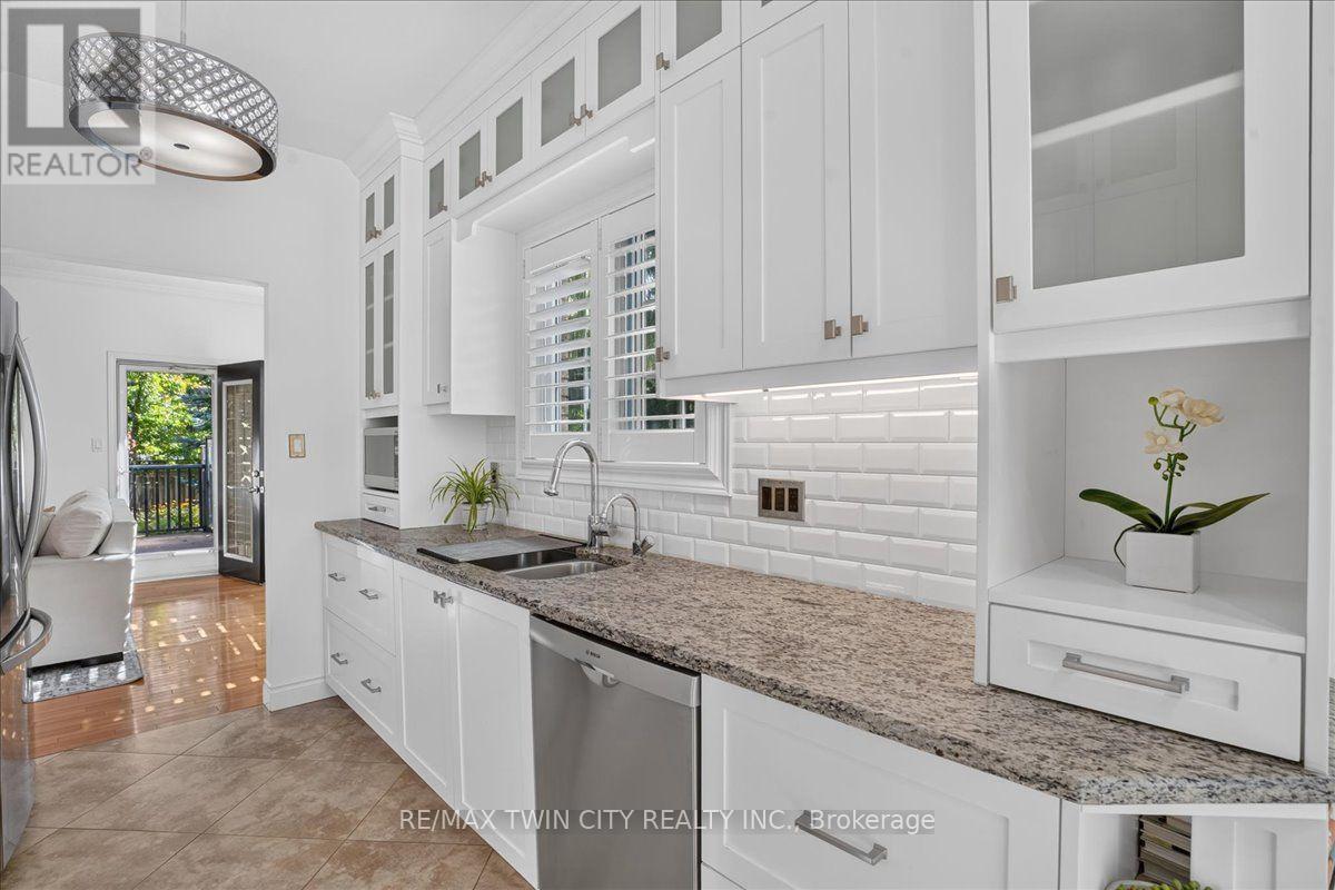 147 Reiber Court, Waterloo, Ontario  N2L 6N2 - Photo 20 - X13838956