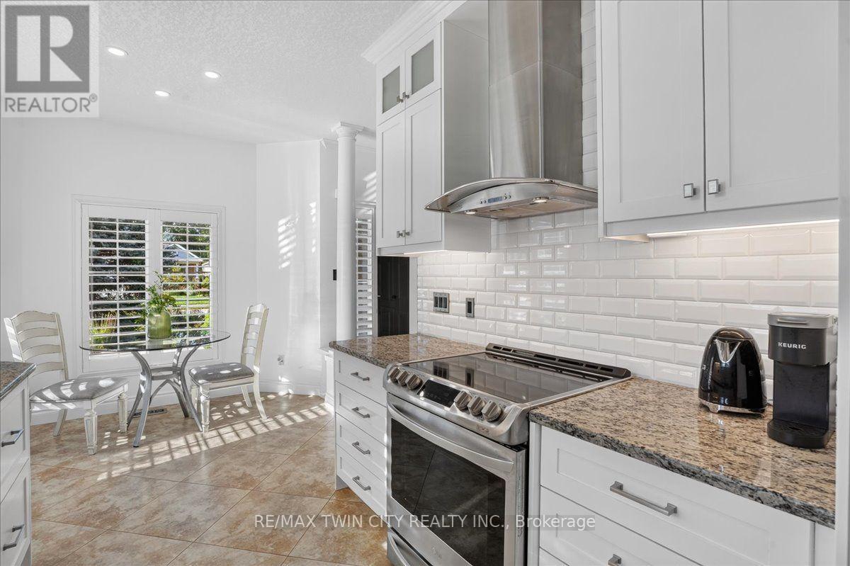 147 Reiber Court, Waterloo, Ontario  N2L 6N2 - Photo 21 - X13838956