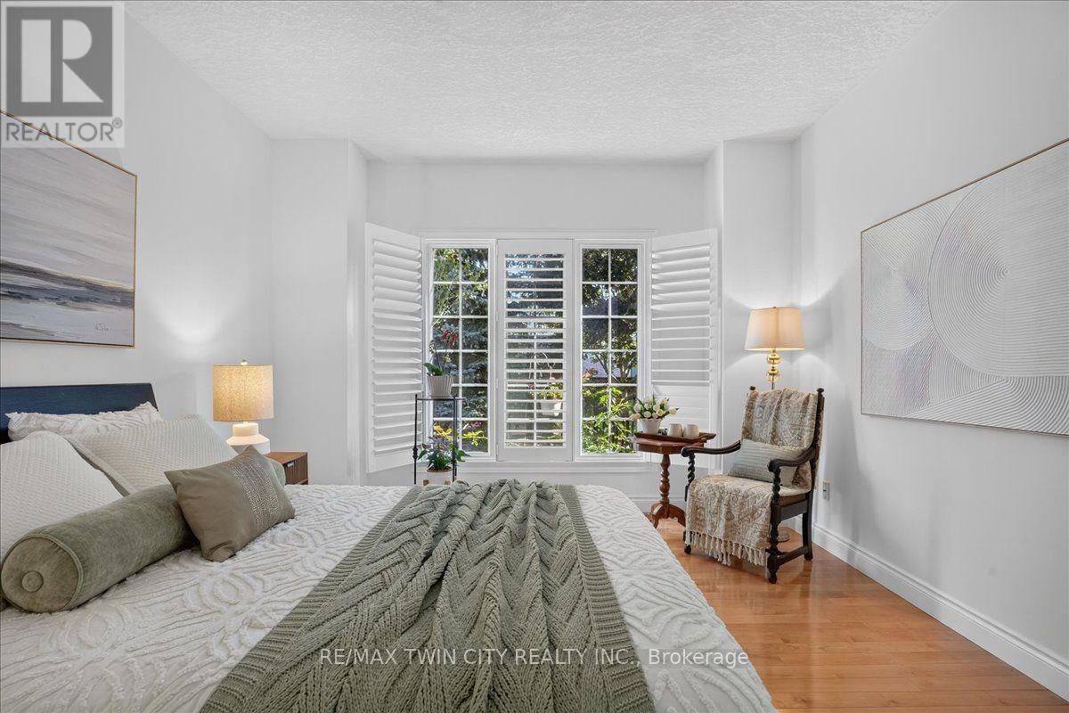 147 Reiber Court, Waterloo, Ontario  N2L 6N2 - Photo 30 - X13838956