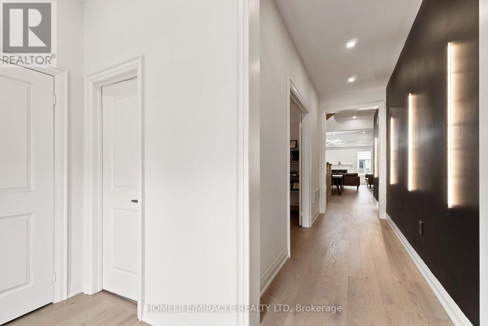 19 Kenesky Drive, Hamilton, Ontario  L8B 1Y2 - Photo 4 - X13839148