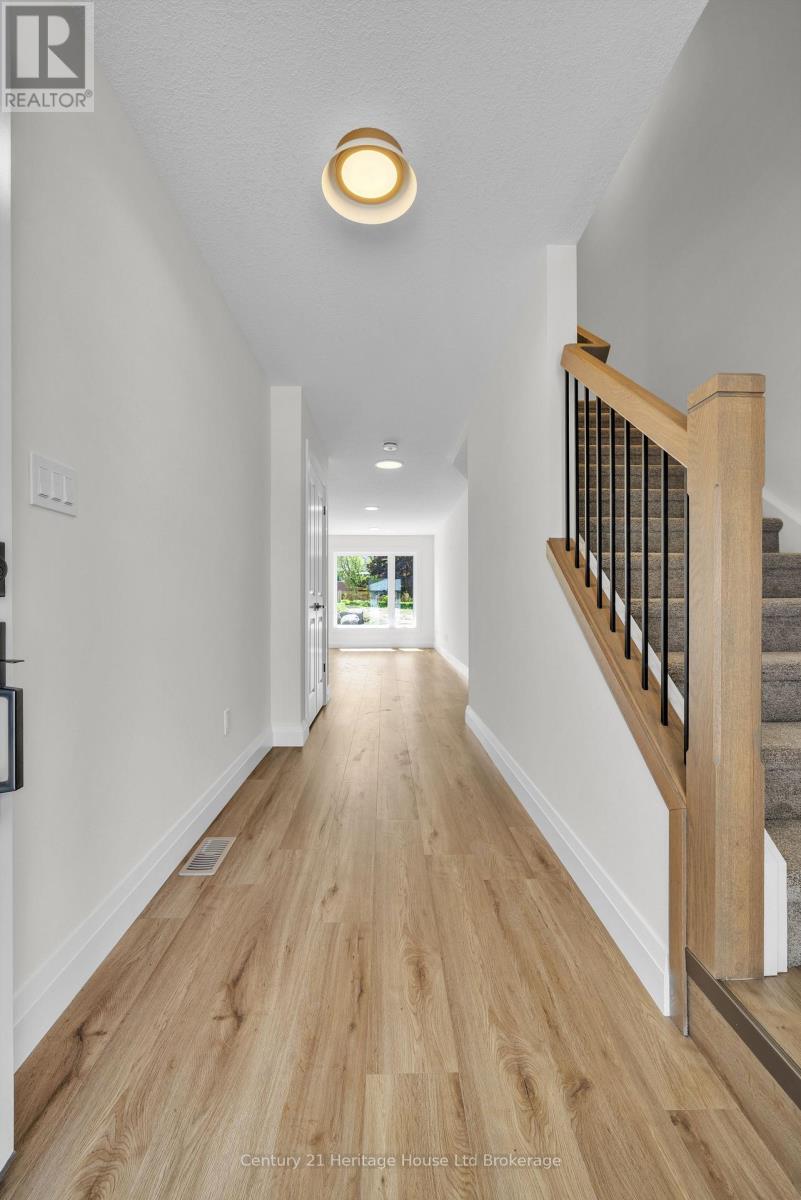 52 Park Row, Woodstock, Ontario  N4S 1V8 - Photo 3 - X13171354