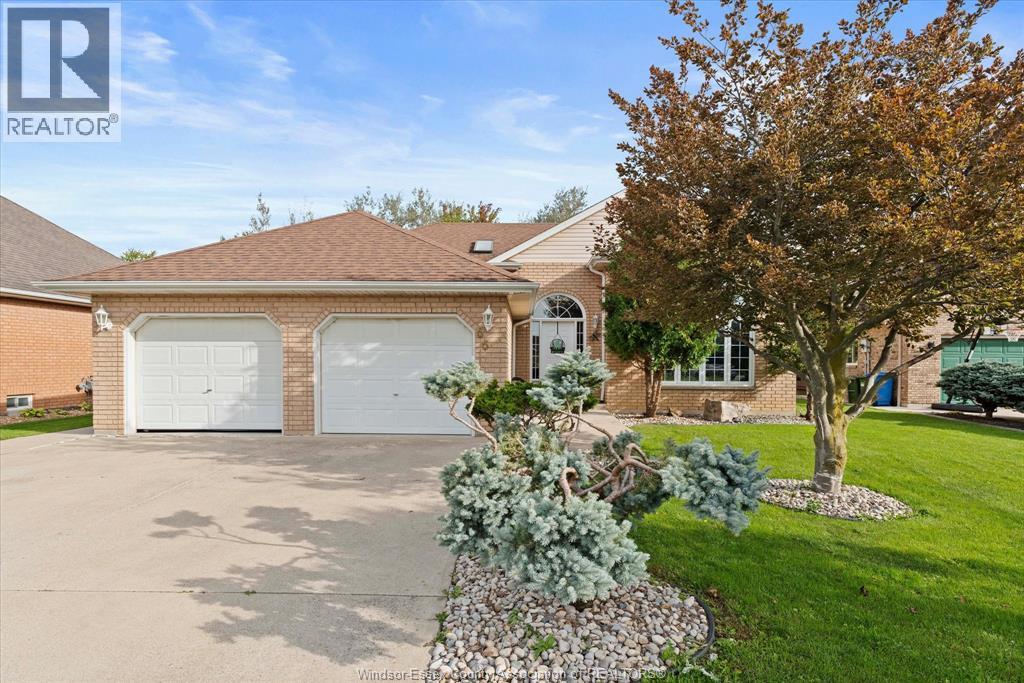 66 OAK, Essex, Ontario