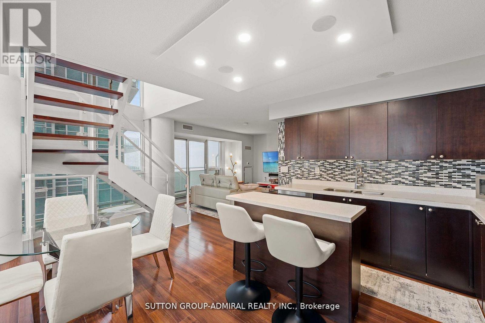 2513 - 155 Legion Road, Toronto, Ontario  M8Y 0A7 - Photo 8 - W13838808