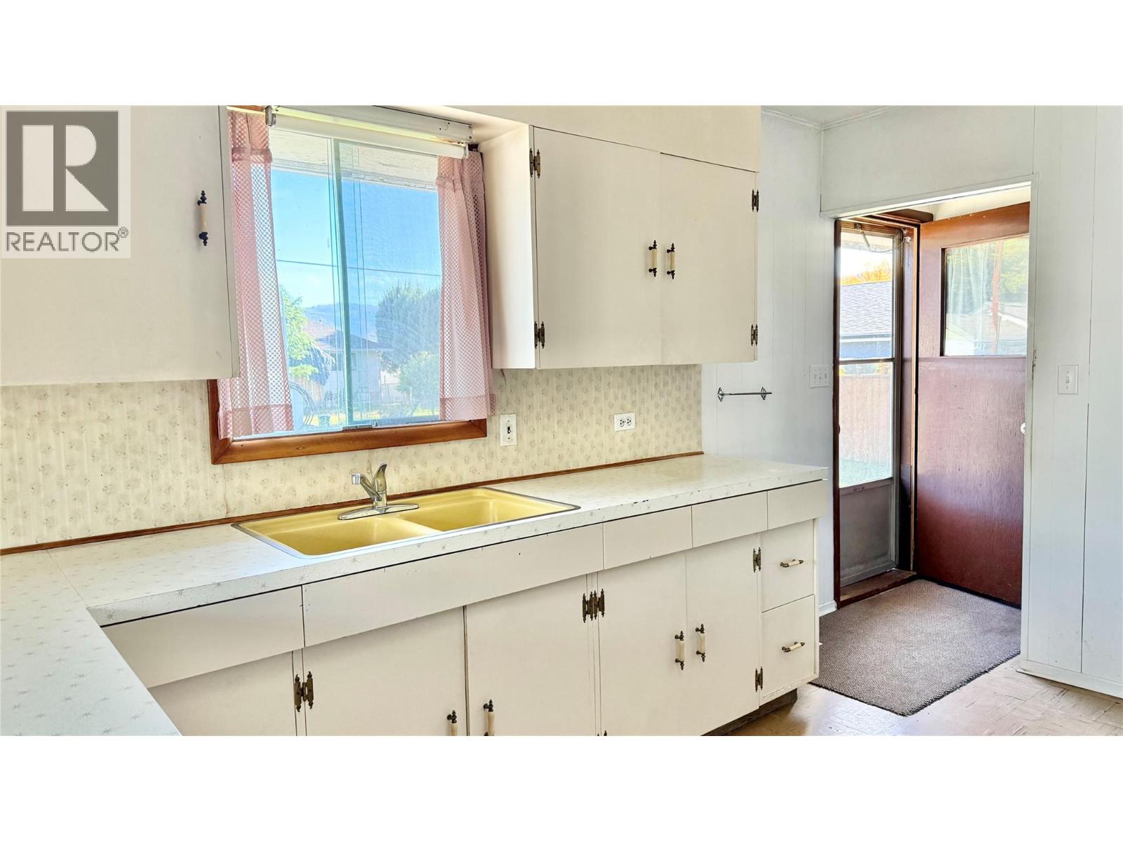 7066 19th Street, Grand Forks, British Columbia  V0H 1H2 - Photo 10 - 10402115
