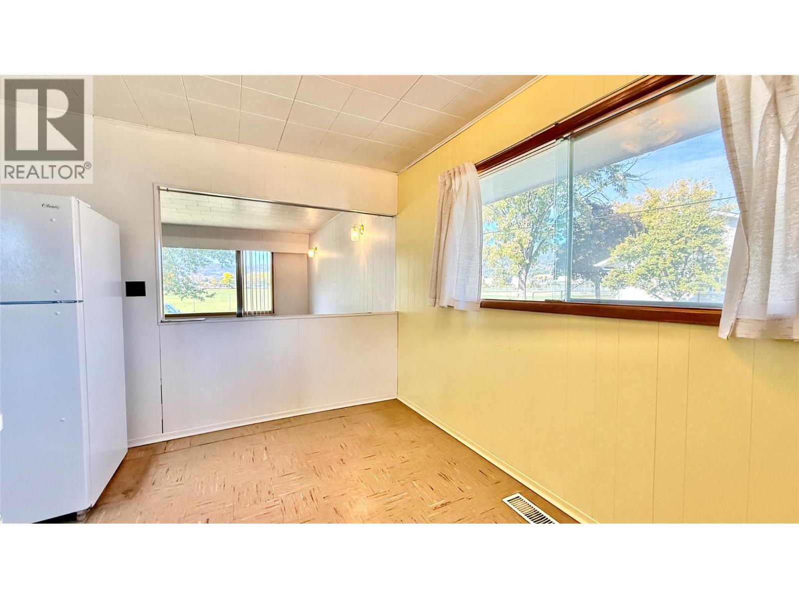 7066 19th Street, Grand Forks, British Columbia  V0H 1H2 - Photo 8 - 10402115