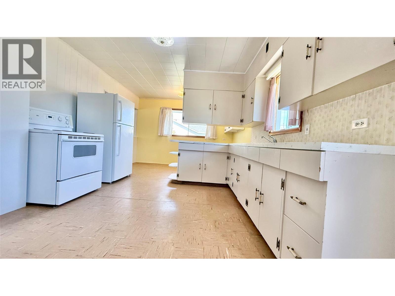 7066 19th Street, Grand Forks, British Columbia  V0H 1H2 - Photo 9 - 10402115