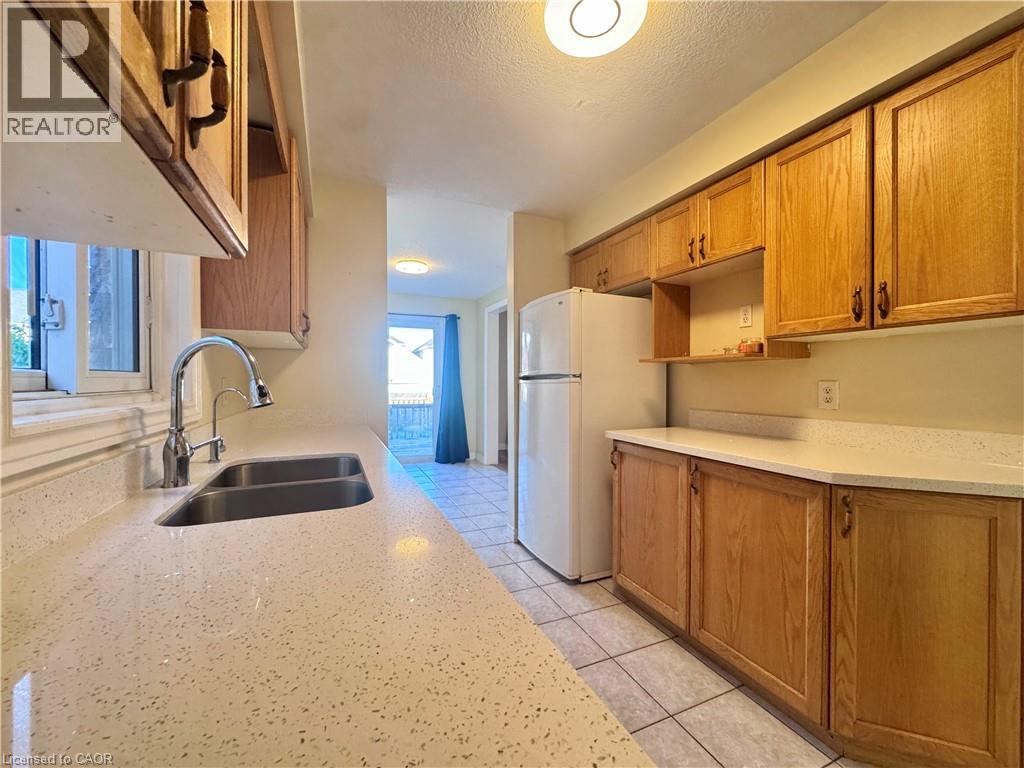 679 Karlsfeld Road, Waterloo, Ontario  N2T 2V3 - Photo 8 - 40857740