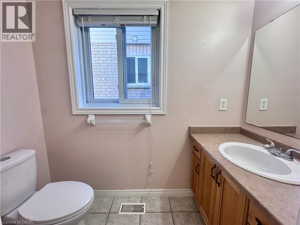 679 Karlsfeld Road, Waterloo, Ontario  N2T 2V3 - Photo 14 - 40857740