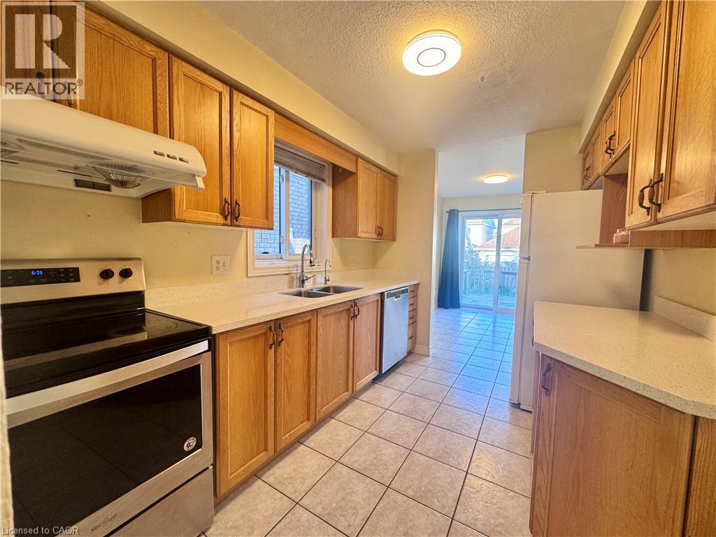 679 Karlsfeld Road, Waterloo, Ontario  N2T 2V3 - Photo 5 - 40857740