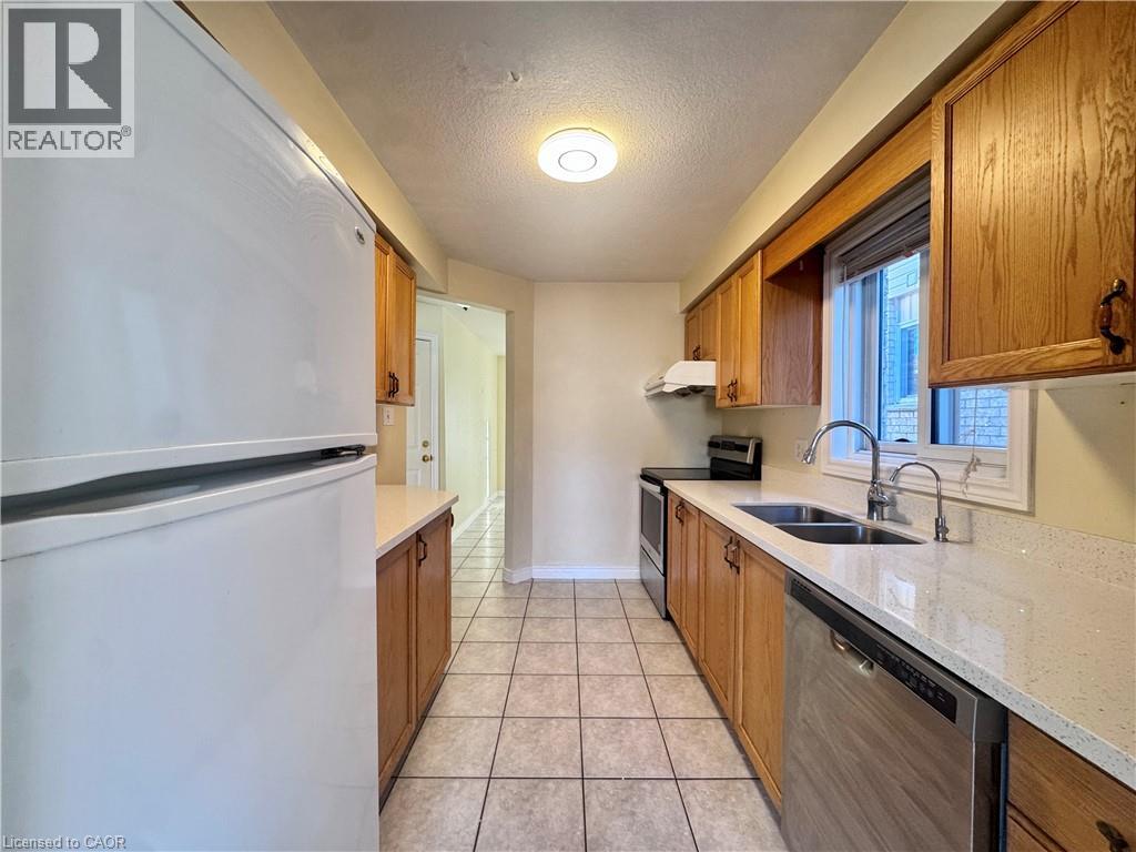 679 Karlsfeld Road, Waterloo, Ontario  N2T 2V3 - Photo 6 - 40857740