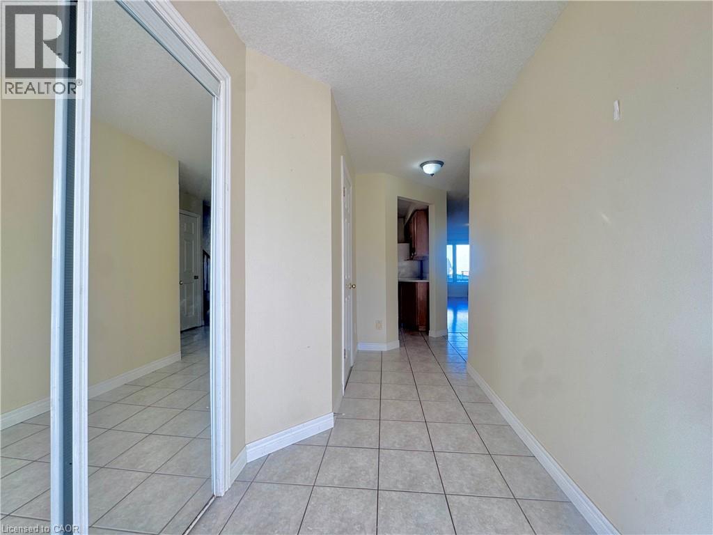 679 Karlsfeld Road, Waterloo, Ontario  N2T 2V3 - Photo 3 - 40857740