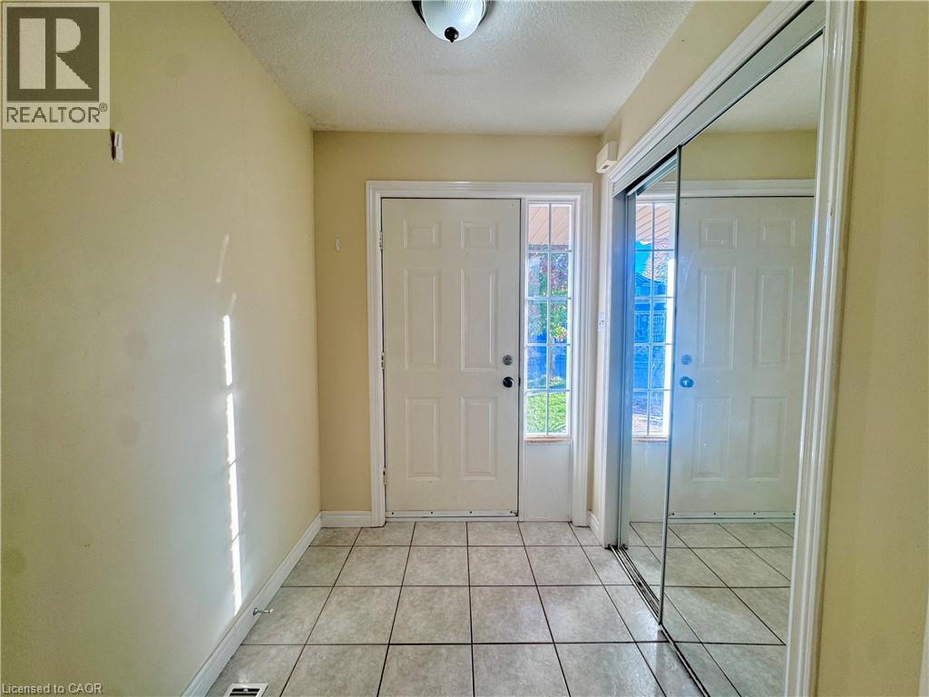 679 Karlsfeld Road, Waterloo, Ontario  N2T 2V3 - Photo 2 - 40857740