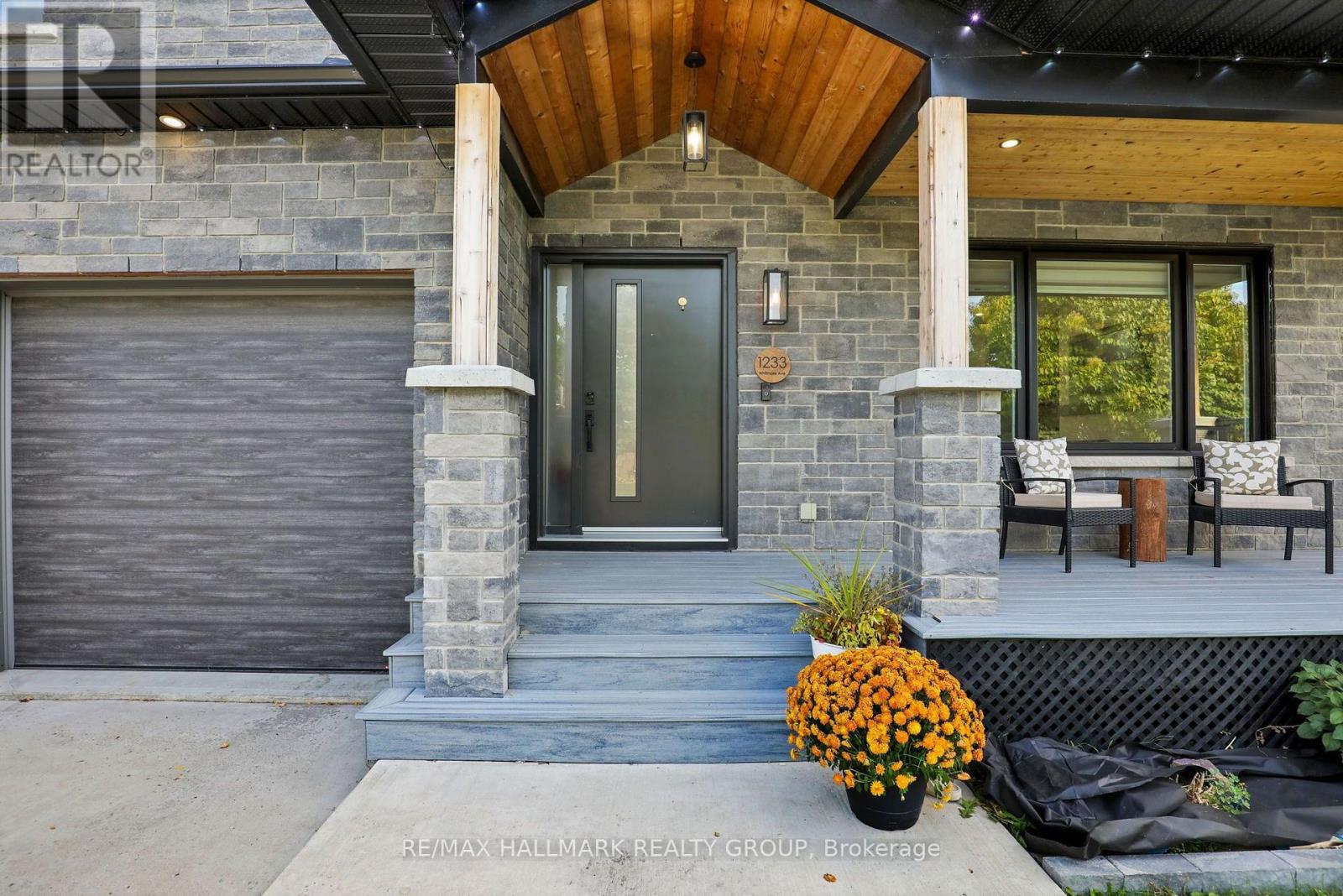 1233 Whitmore Avenue, Ottawa, Ontario  K2C 2N6 - Photo 2 - X13839226