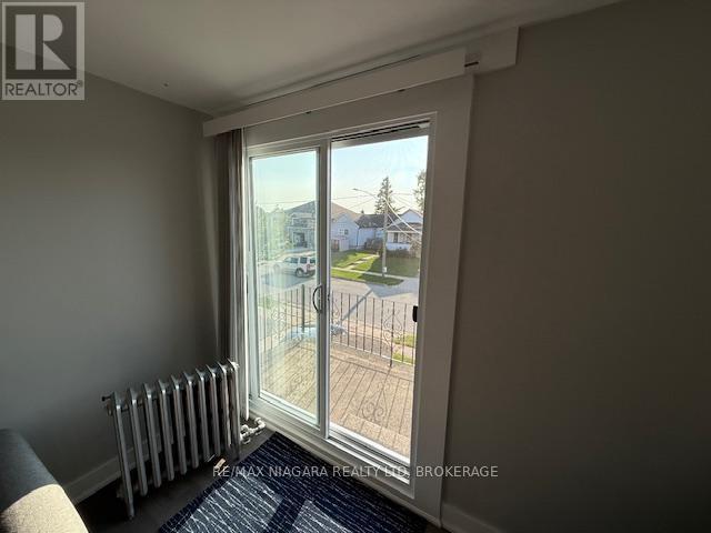 Upper - 12 West Street S, Thorold, Ontario  L2V 2R6 - Photo 5 - X13839312