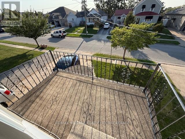 Upper - 12 West Street S, Thorold, Ontario  L2V 2R6 - Photo 6 - X13839312