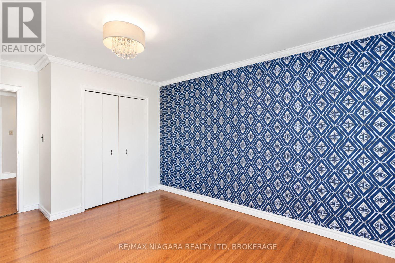Main - 12 West Street S, Thorold, Ontario  L2V 2R6 - Photo 12 - X13839328