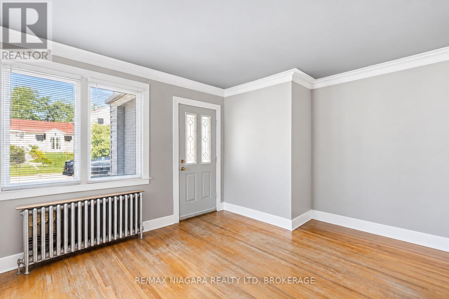 Main - 12 West Street S, Thorold, Ontario  L2V 2R6 - Photo 3 - X13839328