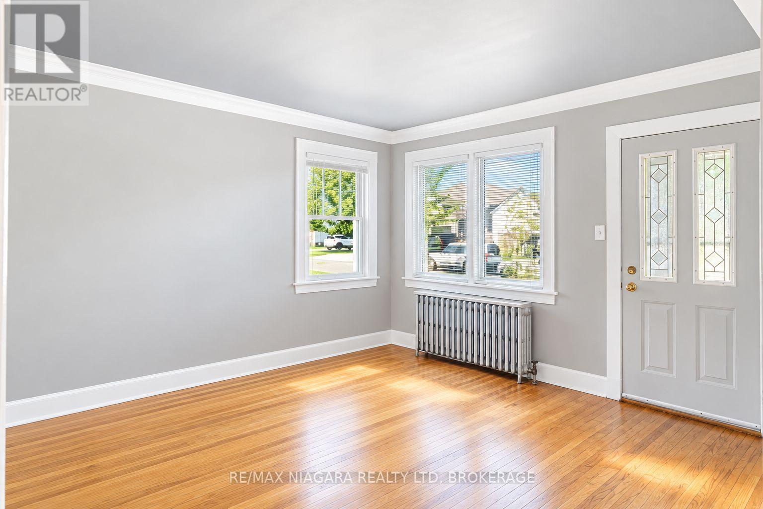 Main - 12 West Street S, Thorold, Ontario  L2V 2R6 - Photo 4 - X13839328