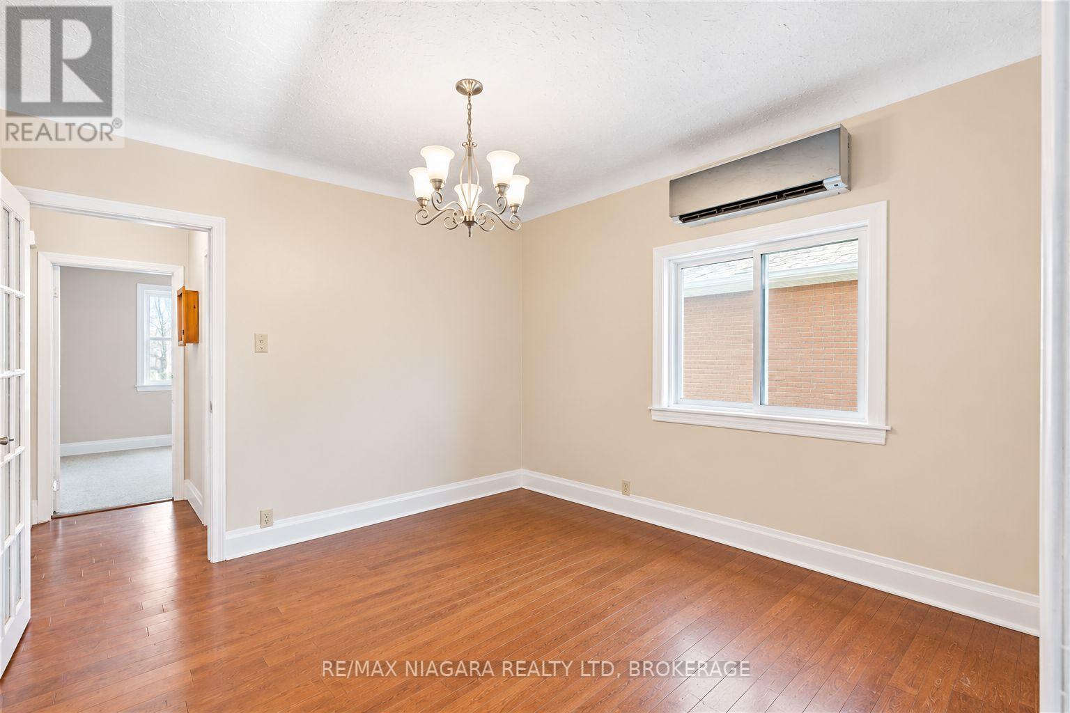 Main - 12 West Street S, Thorold, Ontario  L2V 2R6 - Photo 5 - X13839328