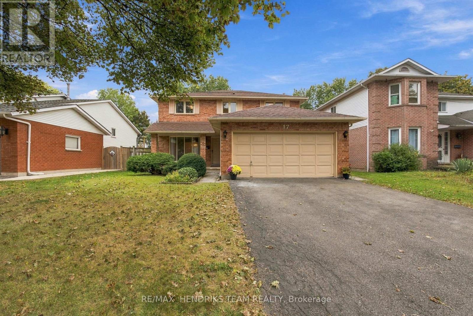 17 Farmington Drive, St. Catharines, Ontario  L2S 3E8 - Photo 2 - X13839200