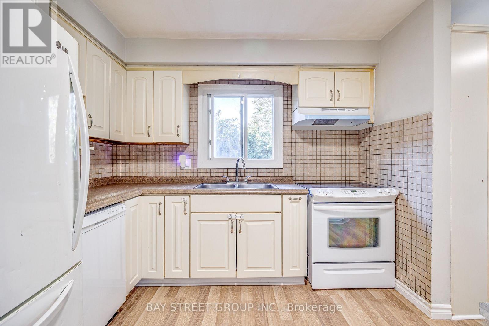 110 St. David's Road, St. Catharines, Ontario  L2T 1P9 - Photo 9 - X13828242