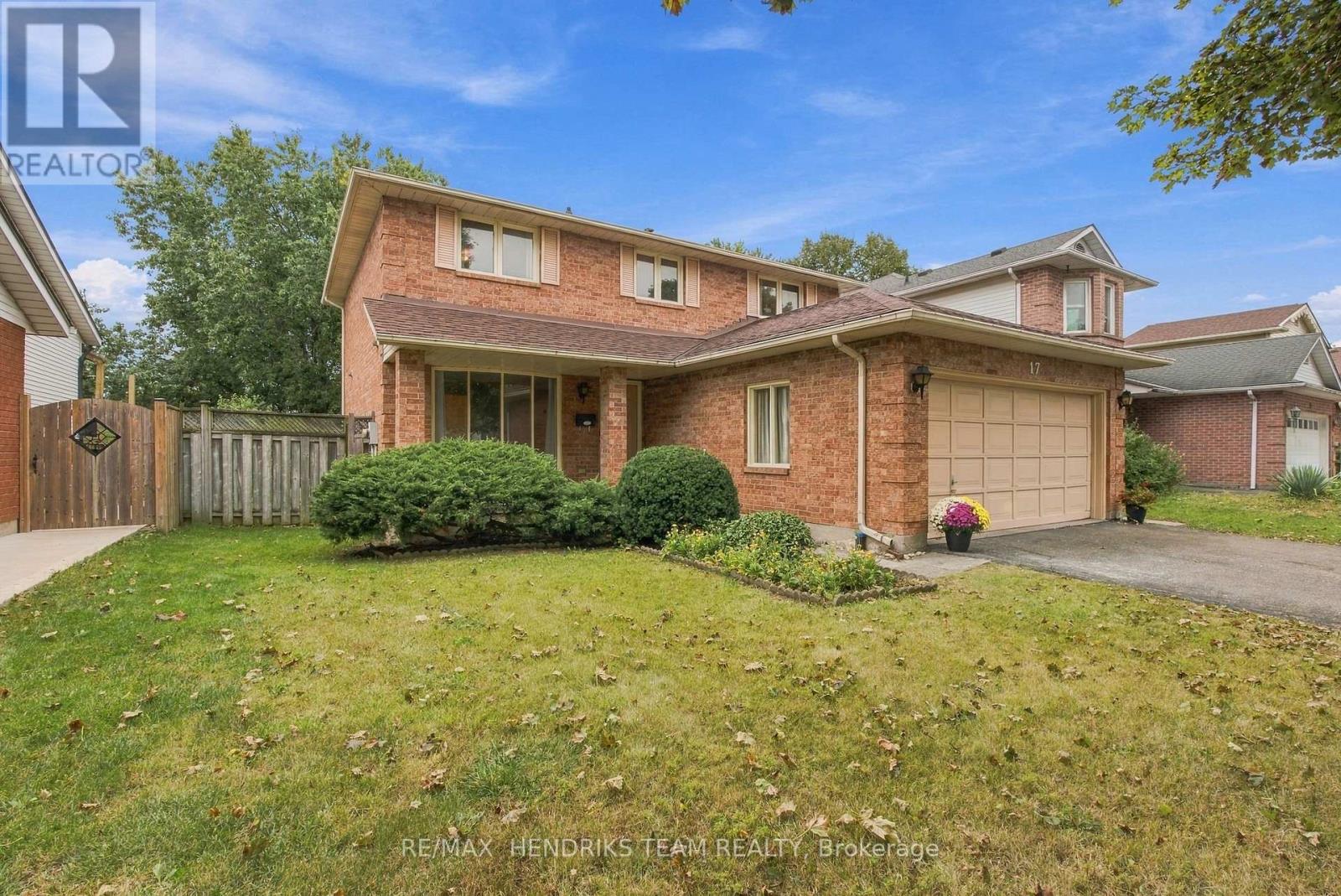 17 FARMINGTON DRIVE, St. Catharines, Ontario