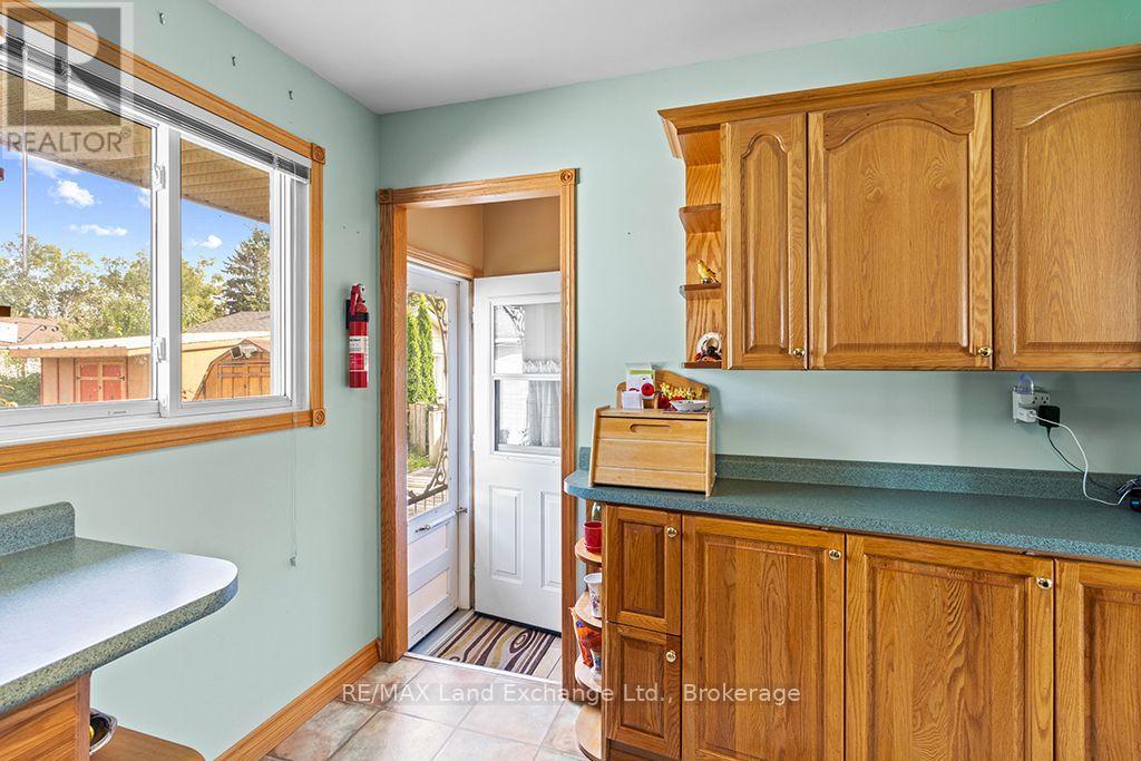 477 Ridge Street, Saugeen Shores, Ontario N0H 2C1 - Photo 14 - X13839274