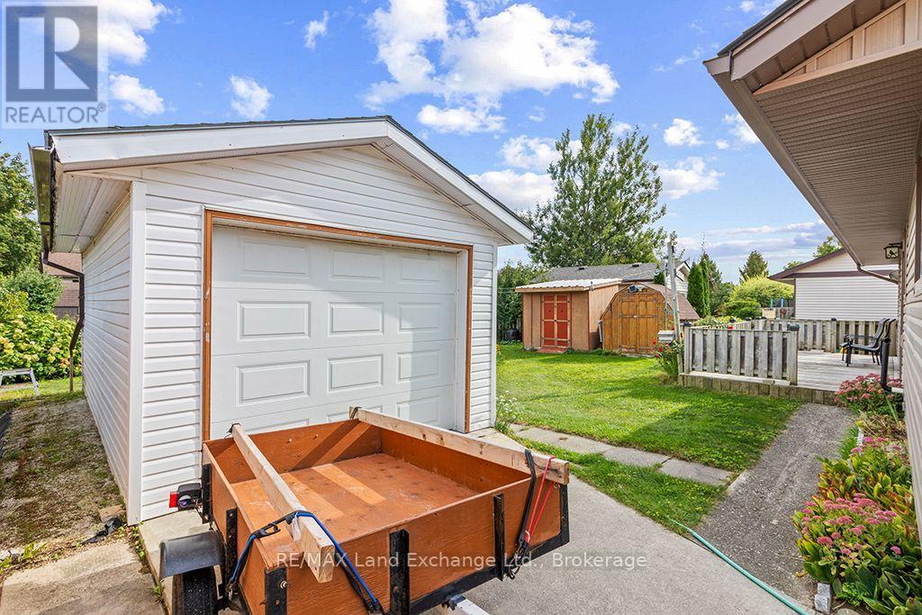 477 Ridge Street, Saugeen Shores, Ontario N0H 2C1 - Photo 2 - X13839274