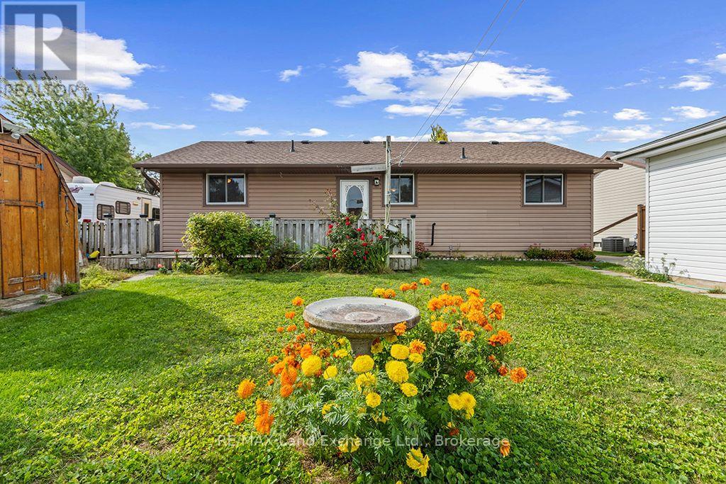 477 Ridge Street, Saugeen Shores, Ontario N0H 2C1 - Photo 3 - X13839274