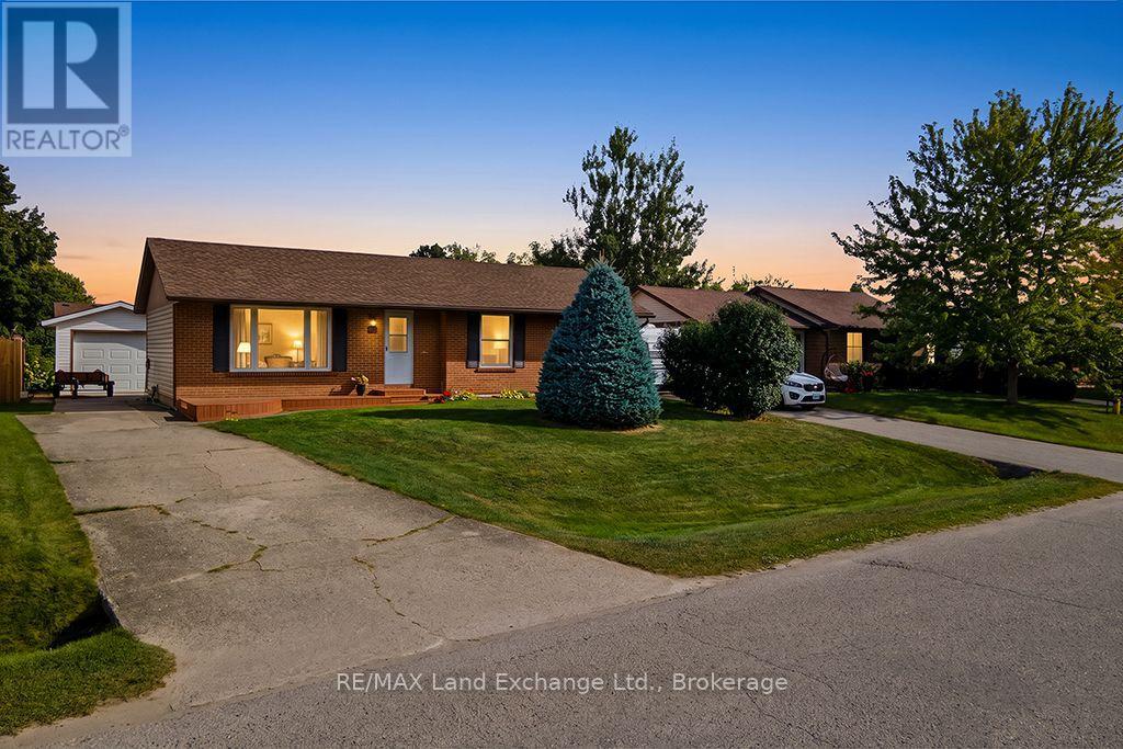 477 Ridge Street, Saugeen Shores, Ontario N0H 2C1 - Photo 4 - X13839274