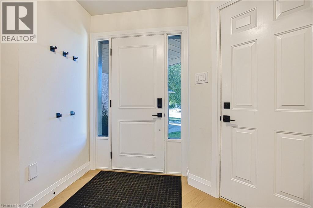 43 Spadara Drive, Hamilton, Ontario  L9B 2K3 - Photo 4 - 40865274