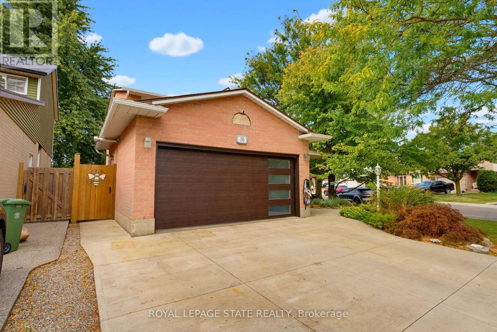 50 Fusilier Drive, Hamilton, Ontario  L9B 2E1 - Photo 3 - X13838416