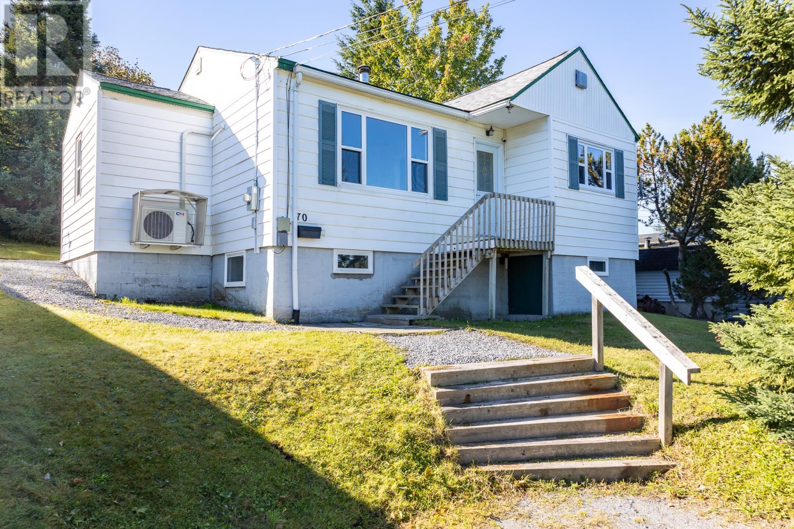 70 Clarence Street photo 6
