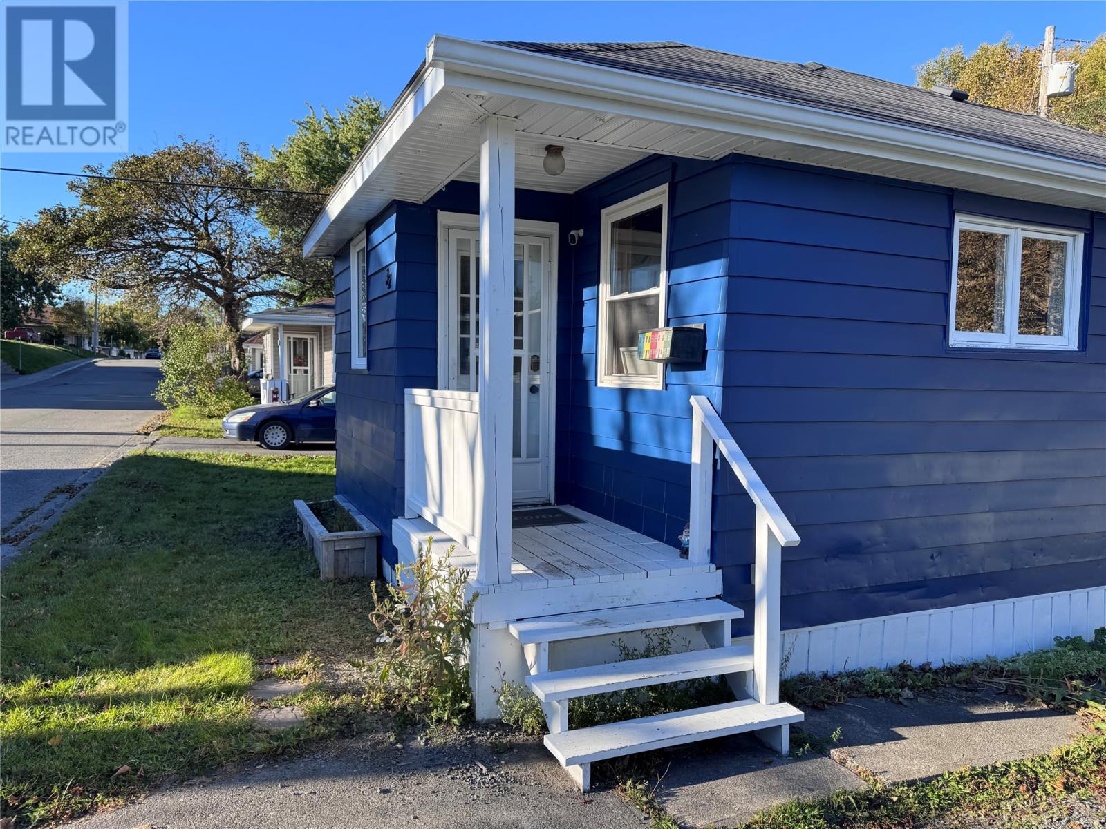 32 Beaumont Avenue photo 2