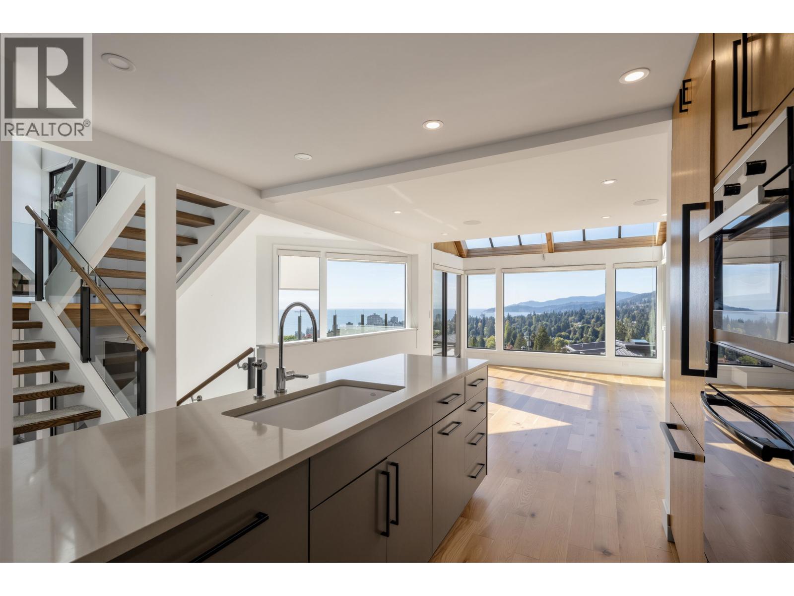 975 Aubeneau Crescent, West Vancouver, British Columbia  V7T 1T4 - Photo 14 - R3170085