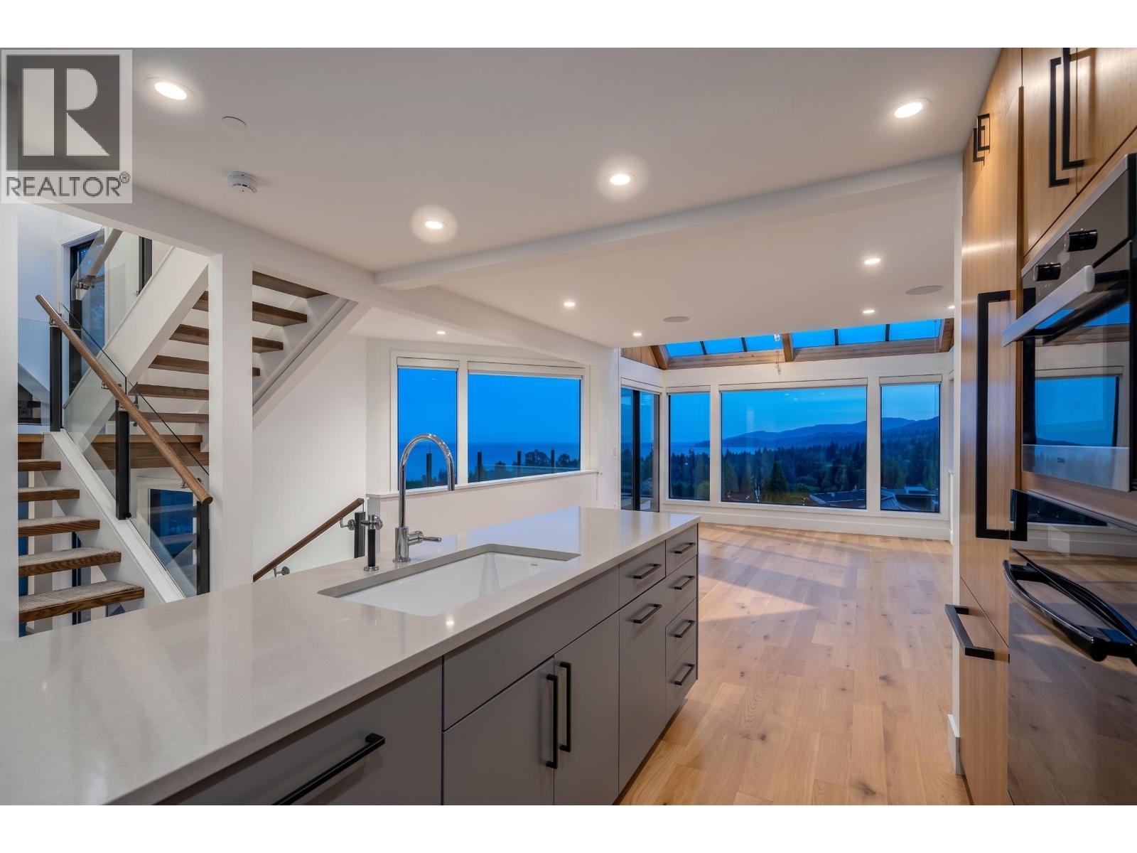 975 Aubeneau Crescent, West Vancouver, British Columbia  V7T 1T4 - Photo 10 - R3170085