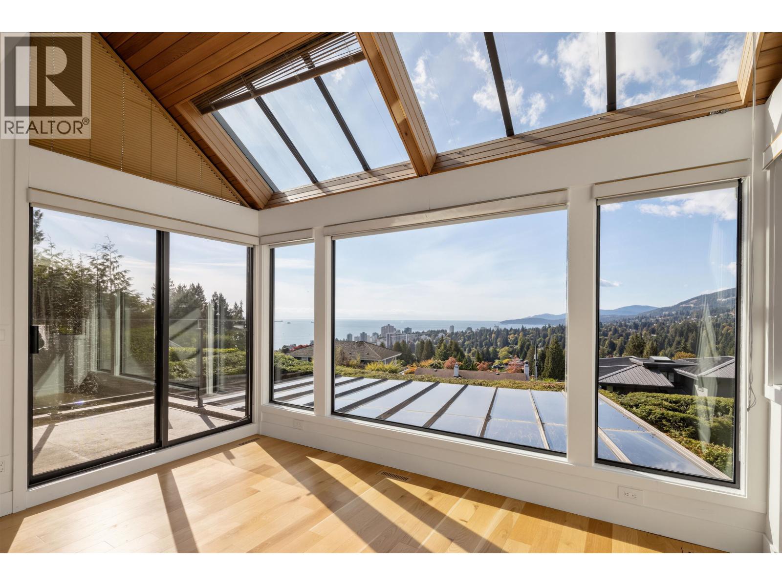 975 Aubeneau Crescent, West Vancouver, British Columbia  V7T 1T4 - Photo 6 - R3170085