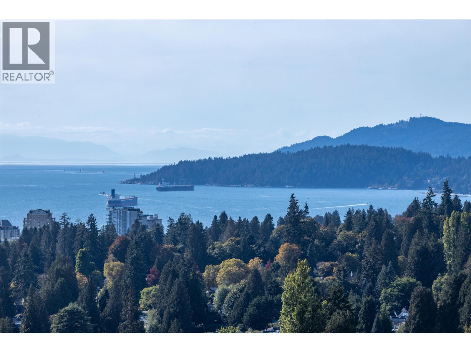 975 Aubeneau Crescent, West Vancouver, British Columbia  V7T 1T4 - Photo 2 - R3170085