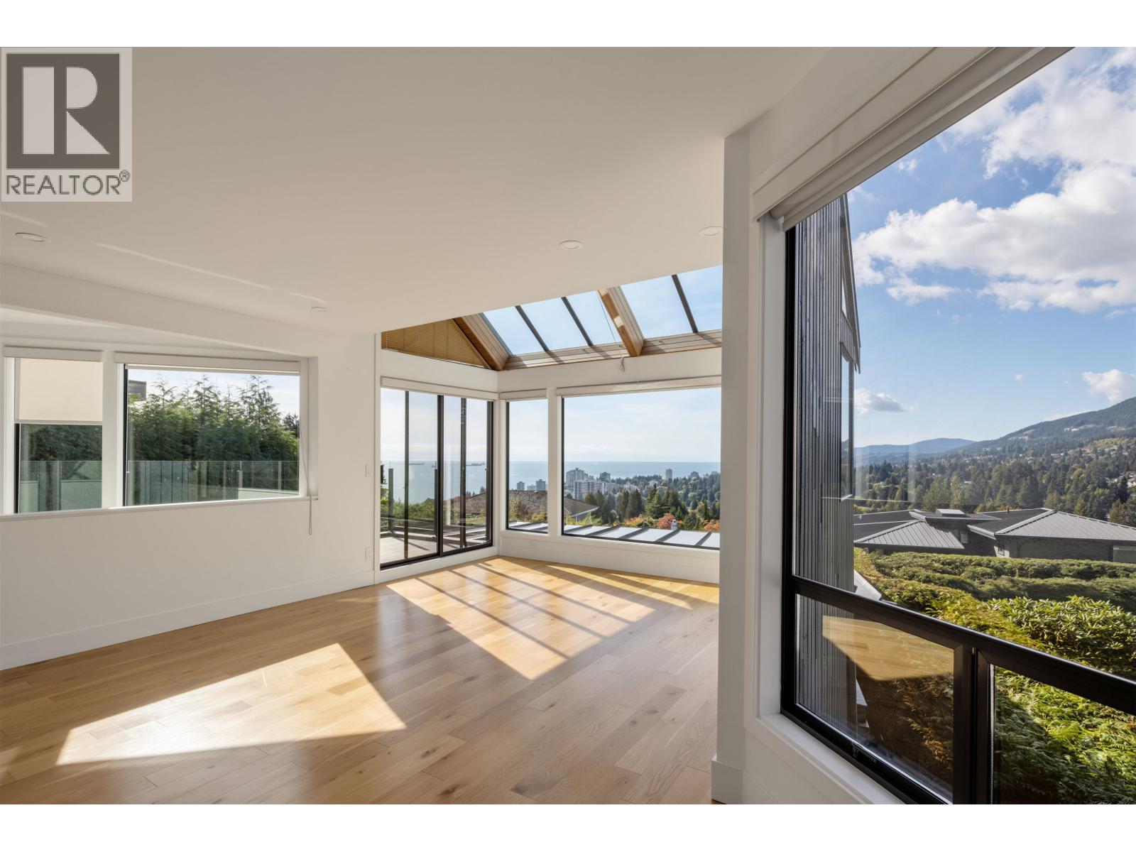 975 Aubeneau Crescent, West Vancouver, British Columbia  V7T 1T4 - Photo 5 - R3170085
