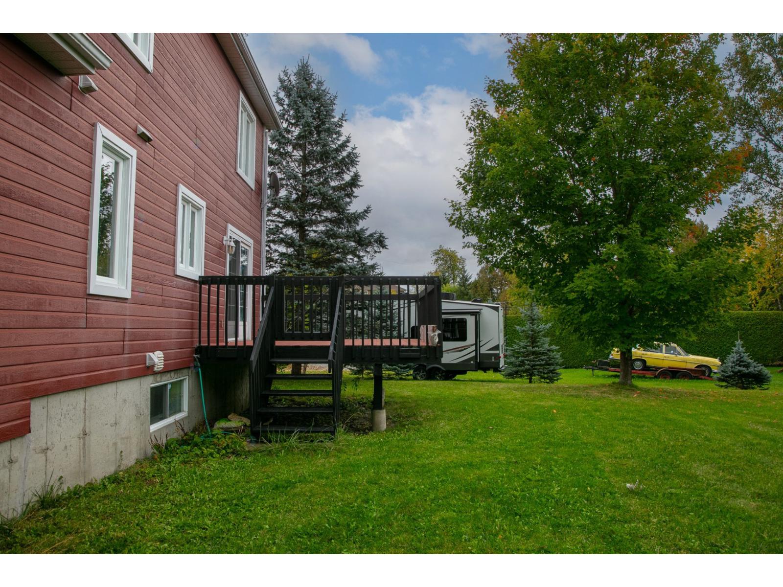 2247 Rue Galipeau Magog Quebec Canada J1X5V1 3