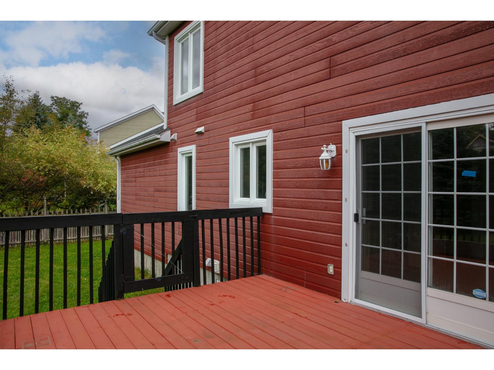 2247 Rue Galipeau Magog Quebec Canada J1X5V1 5