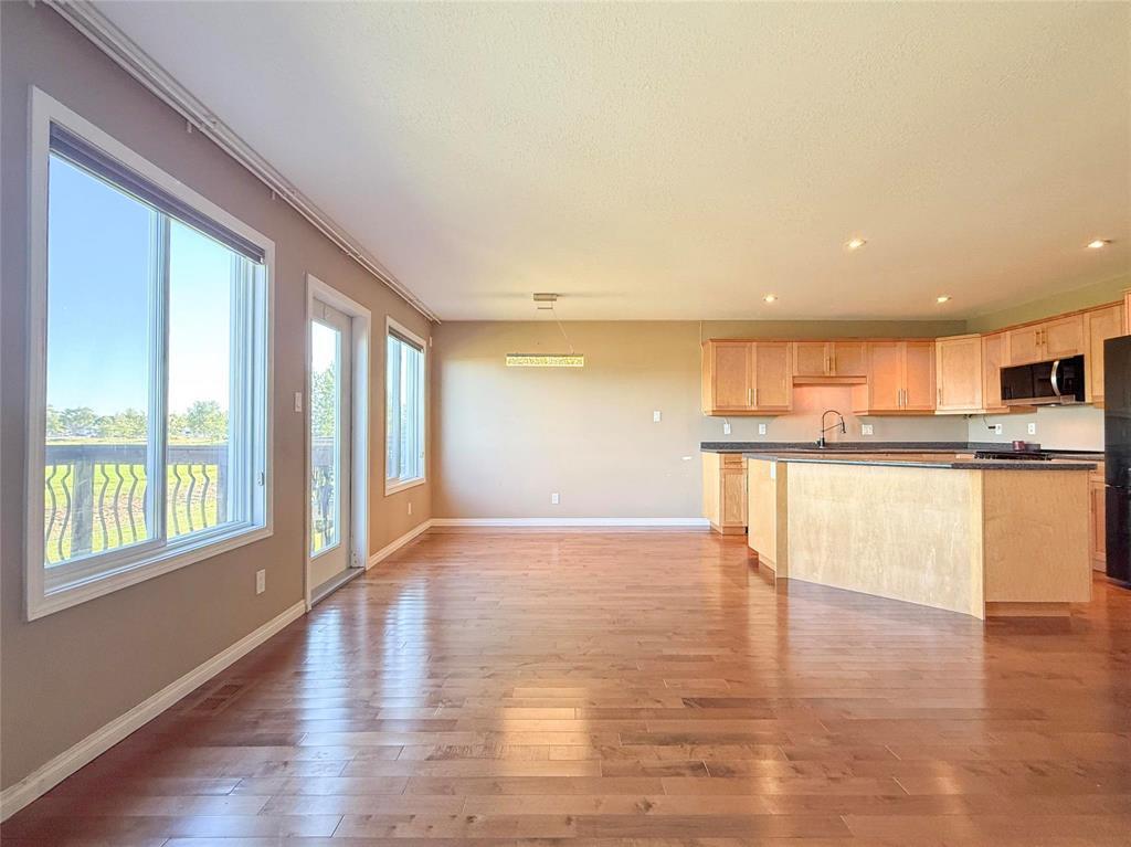 79 Aldrin Way SE, Brandon, Manitoba  R7A 2V7 - Photo 2 - 202623583