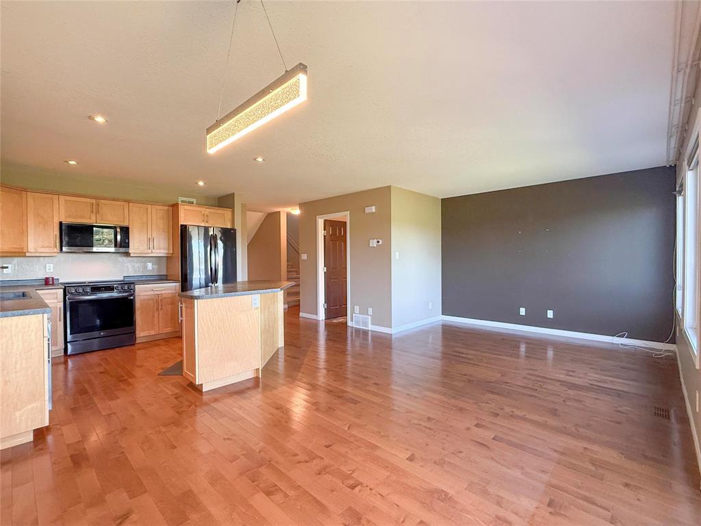 79 Aldrin Way SE, Brandon, Manitoba  R7A 2V7 - Photo 5 - 202623583